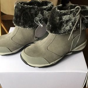New easy spirt booties